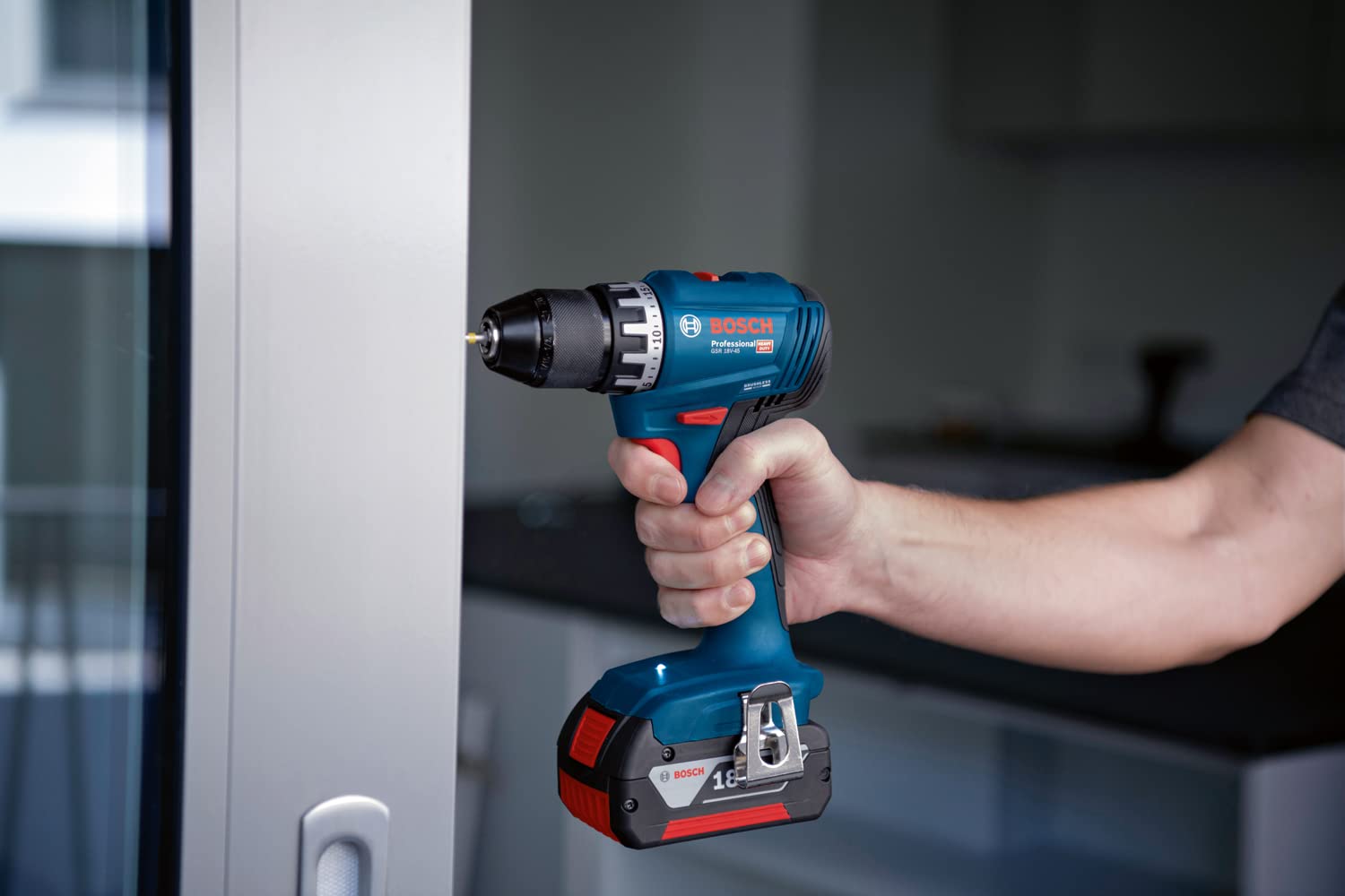 bosch-professional-18v-system-combo-kit-akku-schrauber-gsr-18v-45-akku-bohrhamme image 2