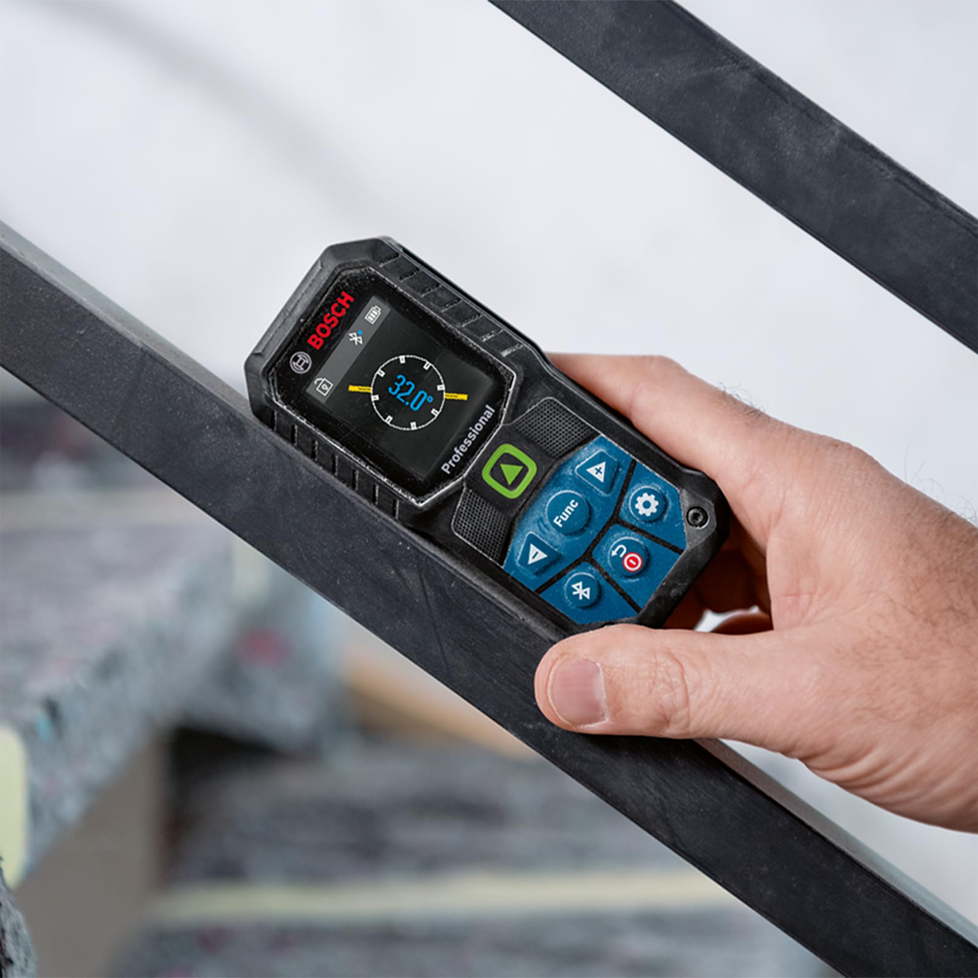 bosch-professional-glm-50-27-cg-laser-entfernungsmesser-mit-gr-nem-laser-50-m-ip image 8