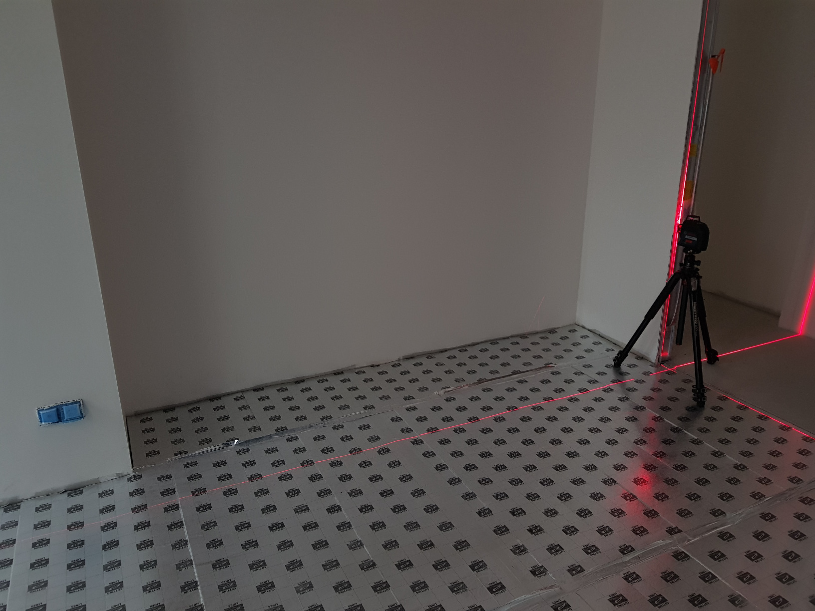 Guter Linienlaser für Innenarbeiten