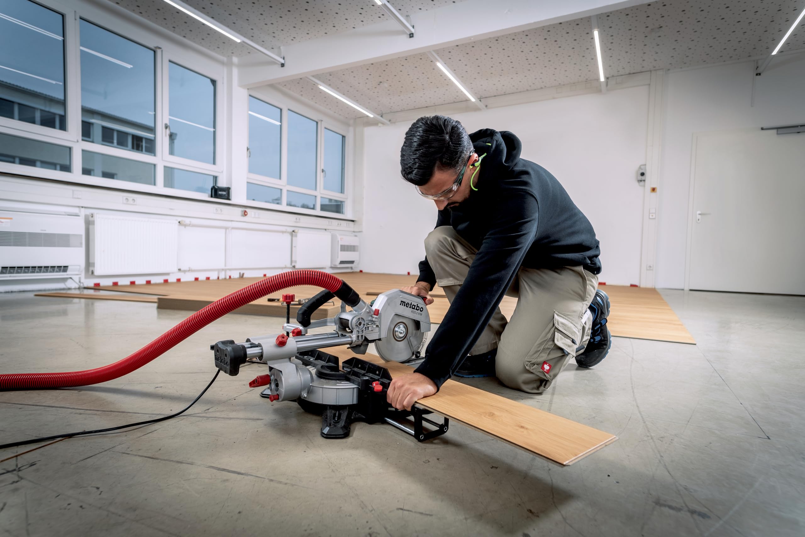 metabo-kgs-216-m-kapp-und-gehrungss-ge-mit-zugfunktion-216-mm-s-geblatt-und-prec image 5