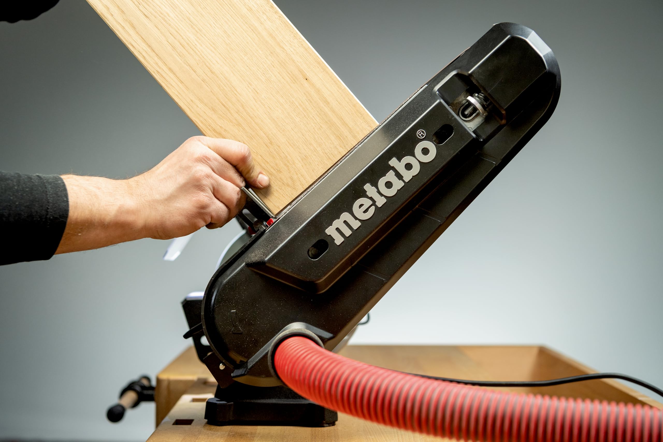 metabo-bs-200-plus-kombi-bandschleifmaschine-schleifbock-mit-bandschleifer-und-s image 4
