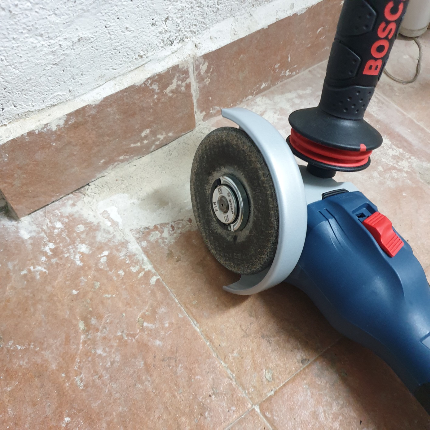 Top Winkelschleifer mit kleinen Abstrichen