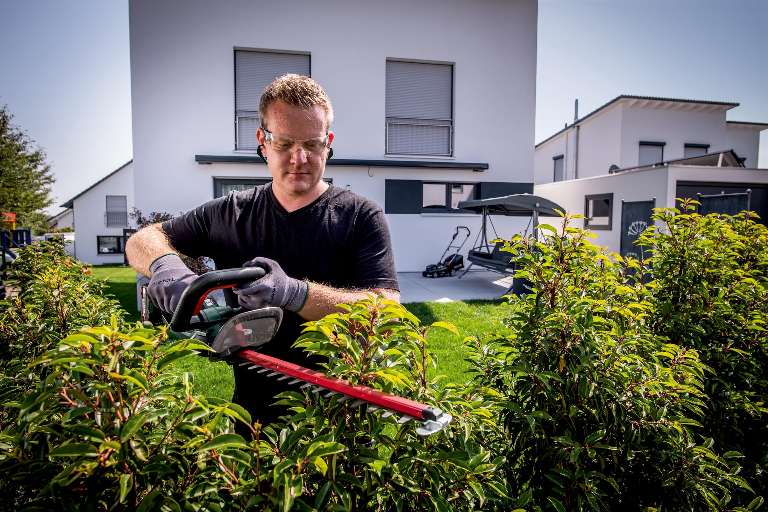 metabo-hs-18-ltx-55-akku-heckenschere-18-v-strauchschere-solo-mit-55-cm-schnittl image 3